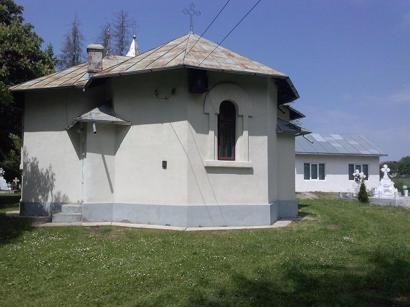 Biserica - vedere exterioară